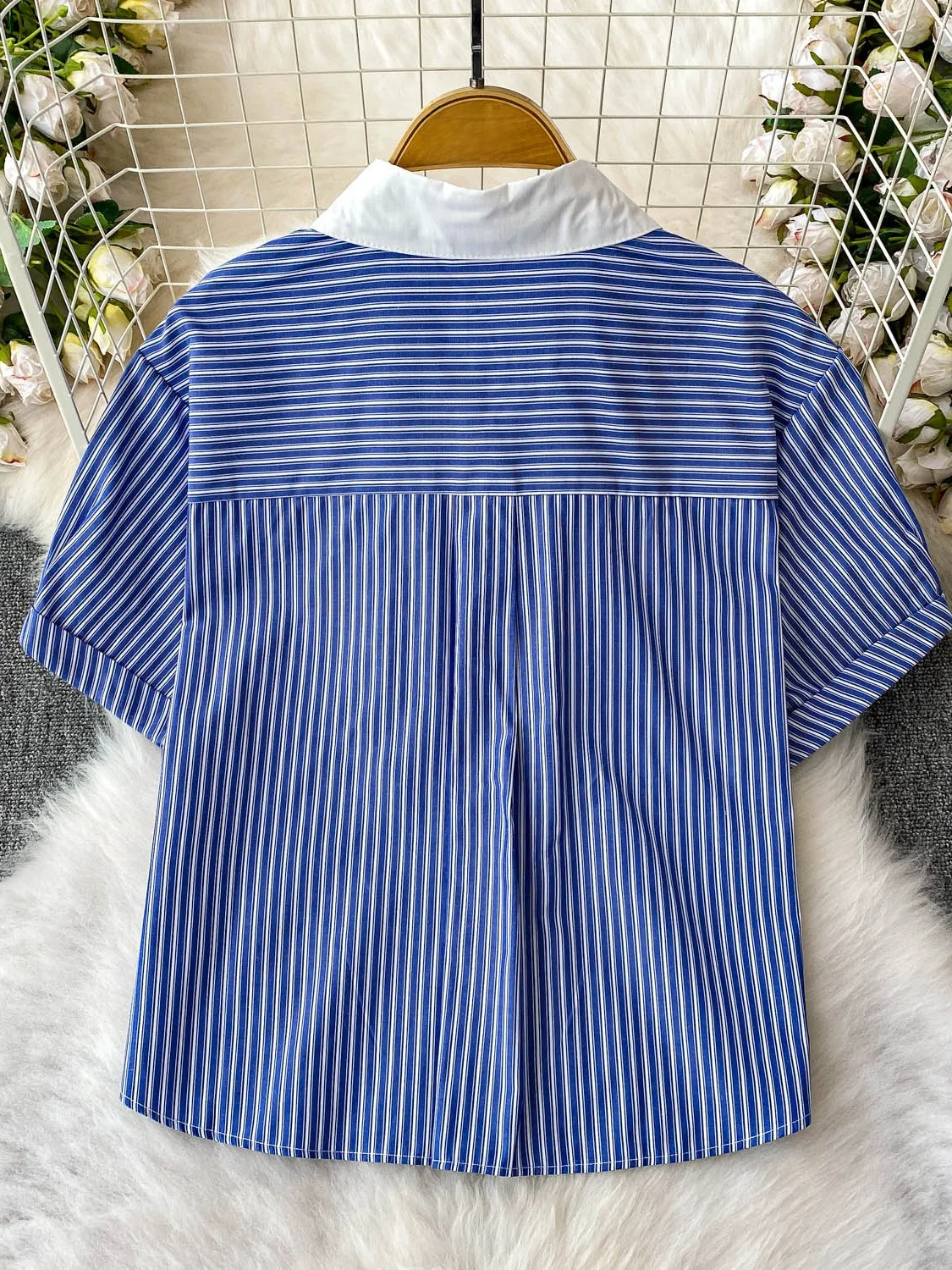 

Korean Sle Gentle Color Blo Stripe ort Sve Collar Women's irt Summer Ele Design Luxury Bead Top