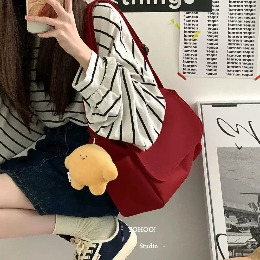 

2025 new solid color versatile shoulder bag crossbody bag solid color casual zipper women's bag fashionable solid color shoulder