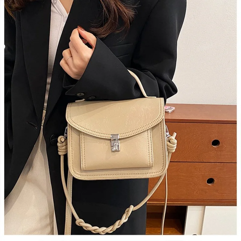 

Высококачественная женская рабочая сумка-тоут с отдельным отделением для ноутбука из профессиональной кожи для корпоративных настройков