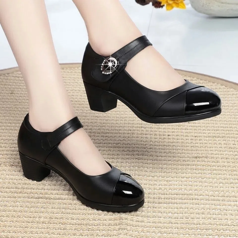 Cresfimix-zapatos de charol negro con punta redonda para mujer, calzado de tacón alto, informal, para primavera y otoño, A818