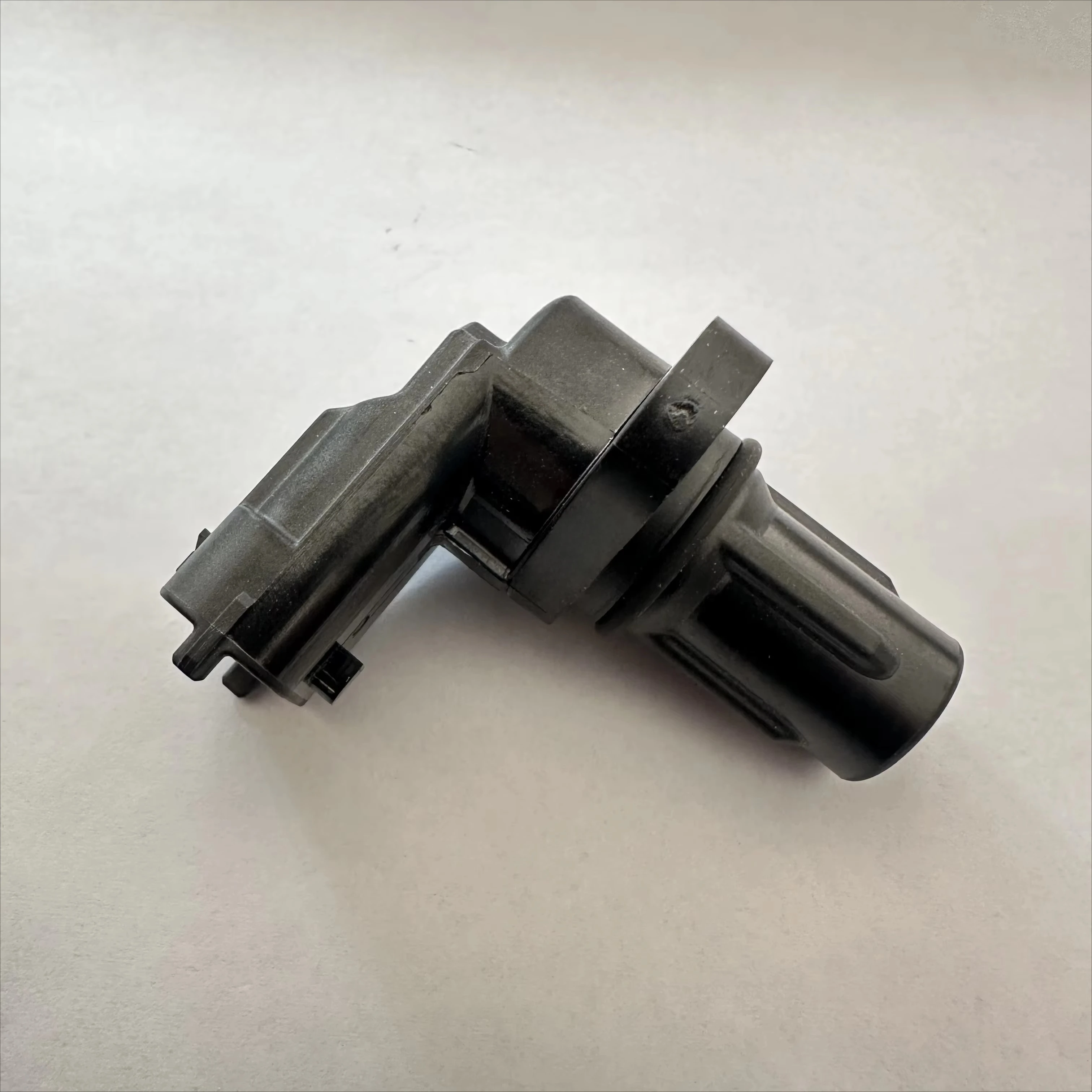 For new original manufacturer 0232103097 68070491AB camshaft position sensor for Jeeps, Fiats 1.4T engines