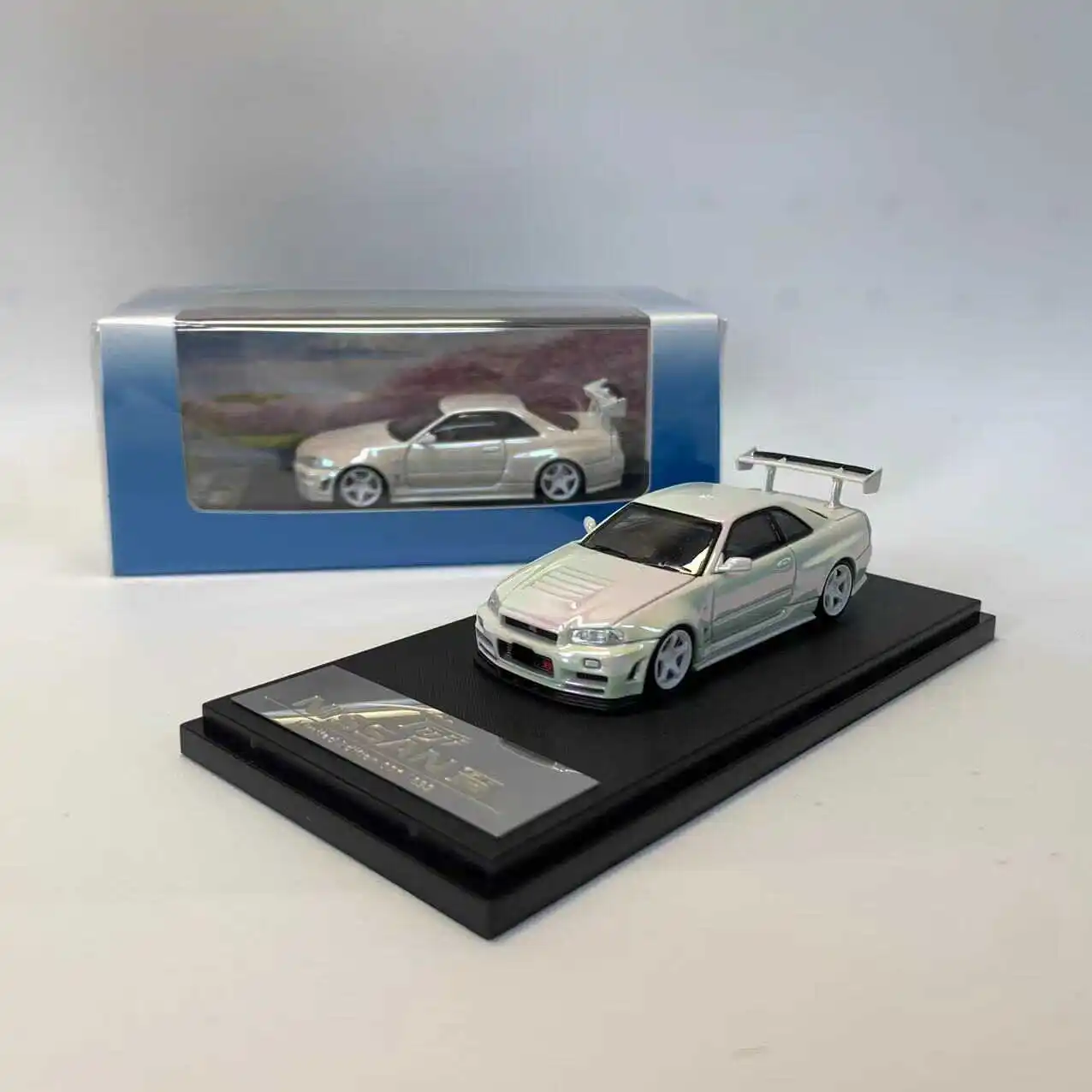 

Diecast 1:64 Scale Fuji Nissan Skyline GTR 34 Nismo Z-Tune Alloy Car Model Collectible Toy Gift Souvenir Display