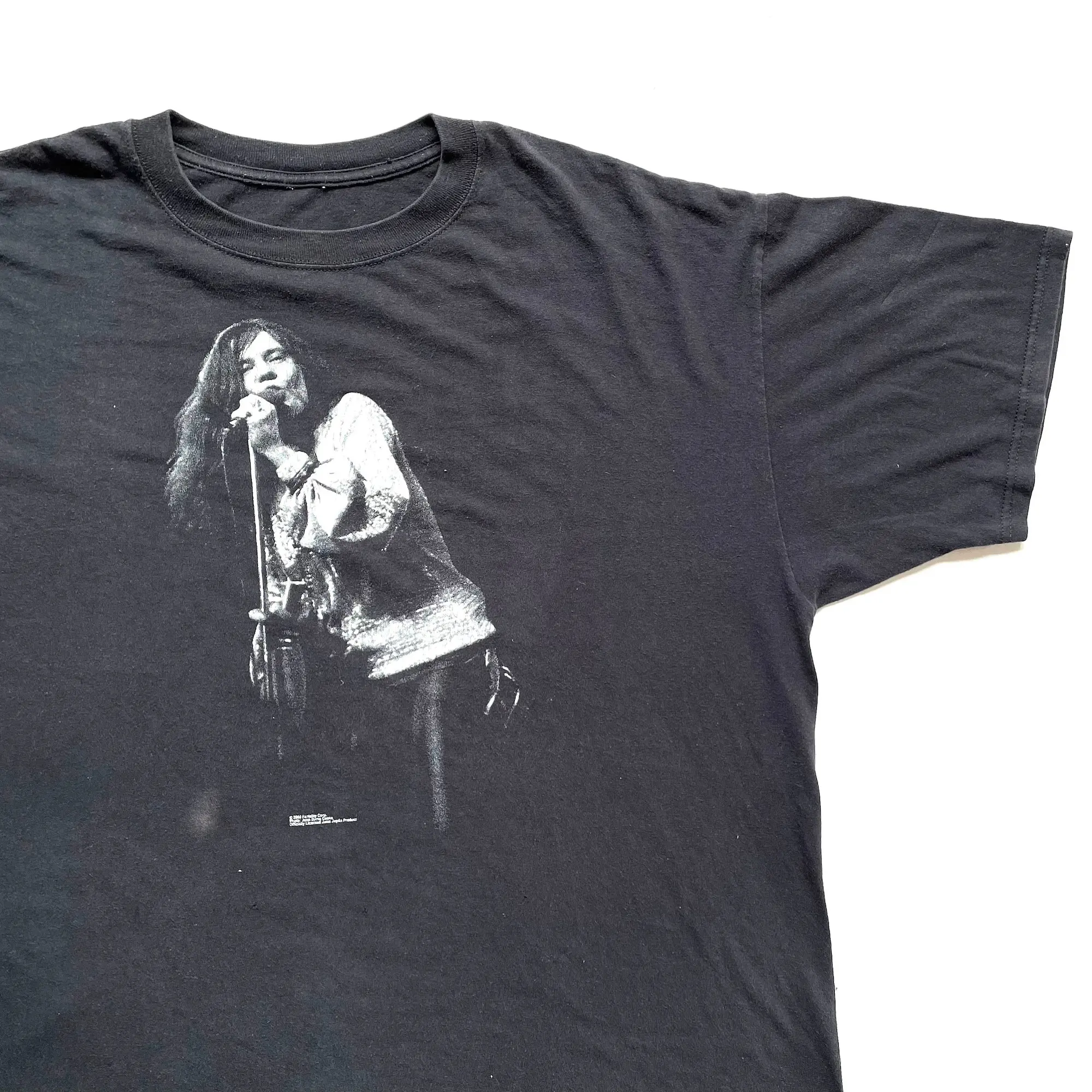 Vintage 2000 Janis Joplin Looks Like Everybody In This Whole Round World Is Down On Me T Shirt (W 27 x L 30)