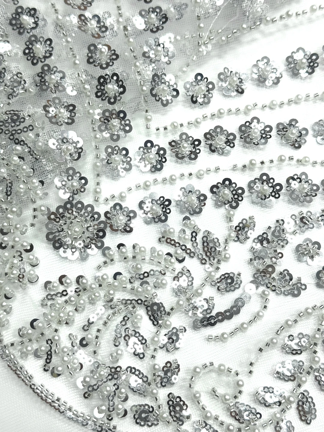 2026 Tessuto di pizzo tulle con perline francesi con paillettes africane per abiti da sposa da sera Ultimo stile di moda di alta qualità