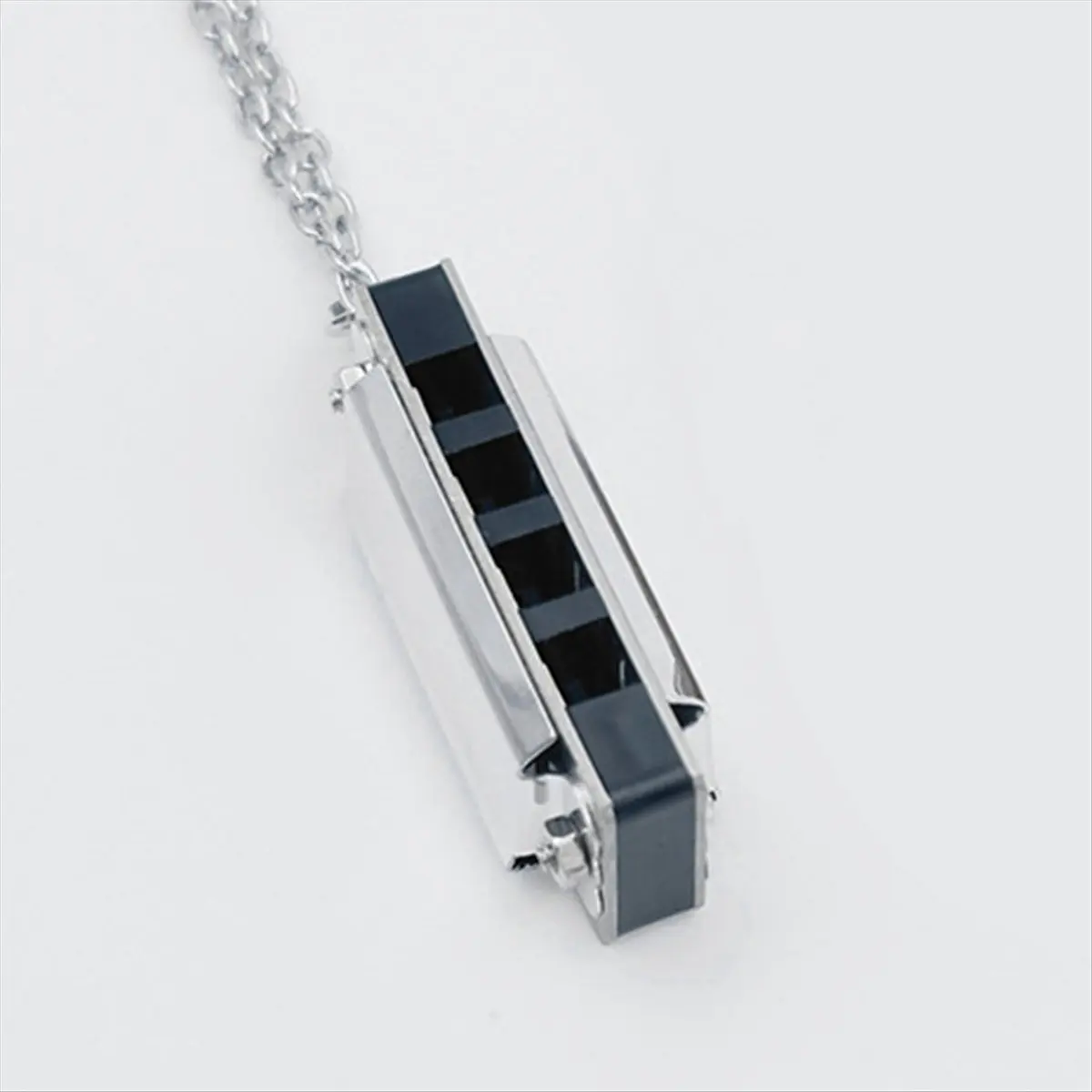 ABXY Mini Harmonica Necklace 4 Hole 8 Tone Harmonica Portable Musical Instrument for Children and Beginners view 3