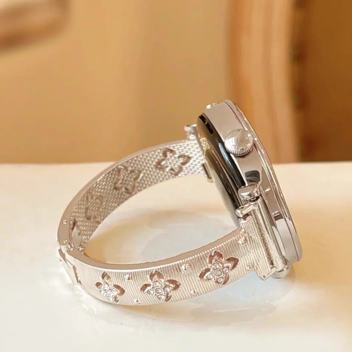 18 20 22mm Slim Four Leave Flower Bracelet Strap for Samsung Galaxy Watch 7 6 5 4 3 Active 40/44mm Lady Metal Band for Huawei GT