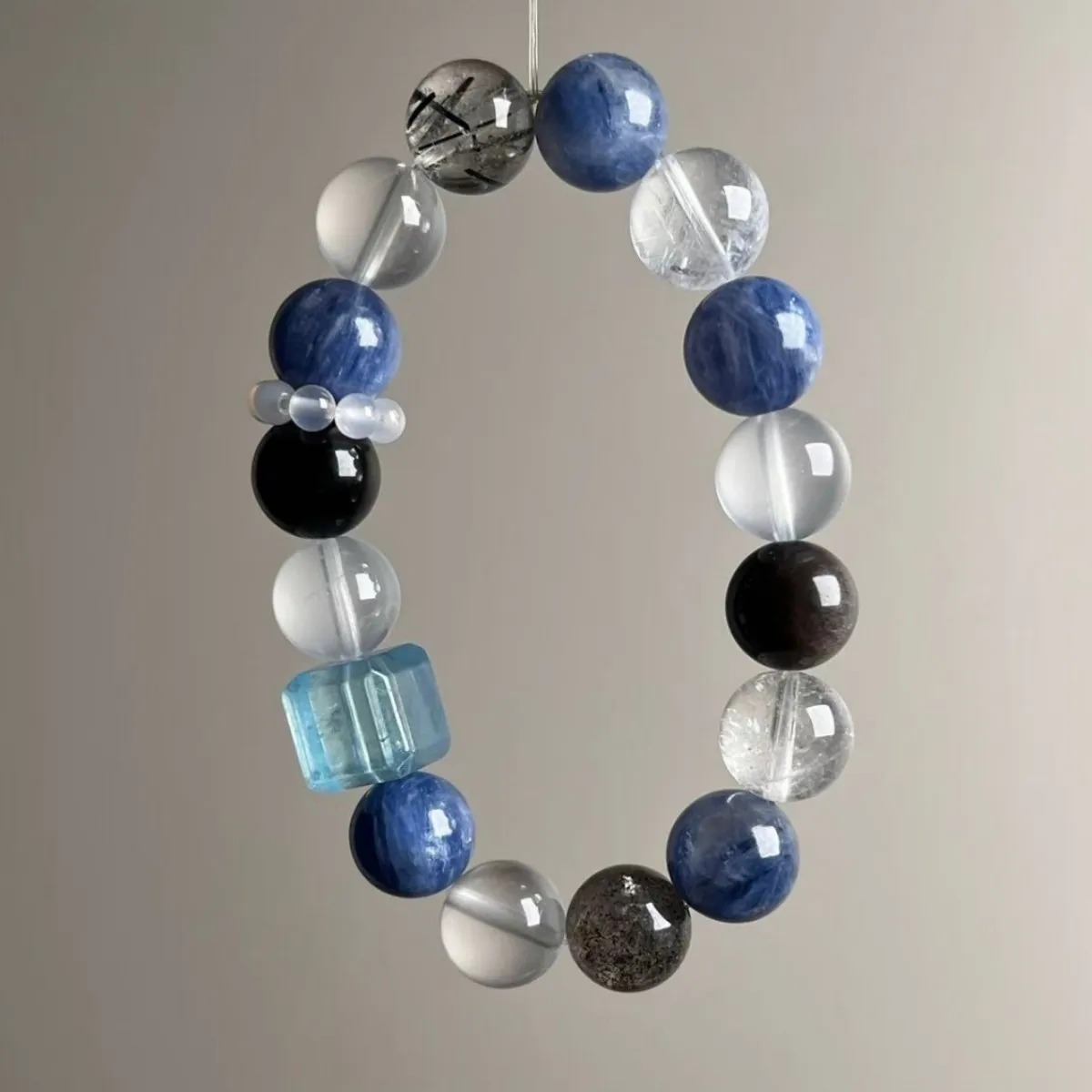 

Natural Crystal Bracelet Aquamarine White Crystal Women's Fashion Light Luxury Bracelet