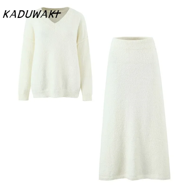

KADUWAKI Autumn New Women's Faion Design Sweater Straight Cut Long Sve V-Ne Warm Thermal Commute Sle Single 2-piece Set 니트 스커트