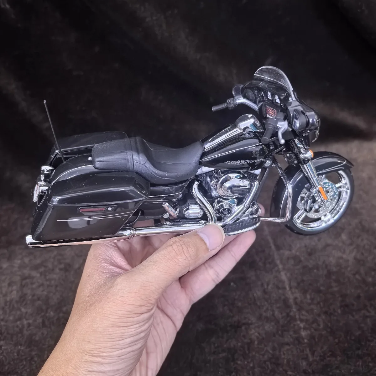 Limitado escala 1:12 HD 2015 Street Glide Mini modelo de motocicleta especial, réplica de vehículo coche figura en miniatura chico juguete de regalo de Navidad