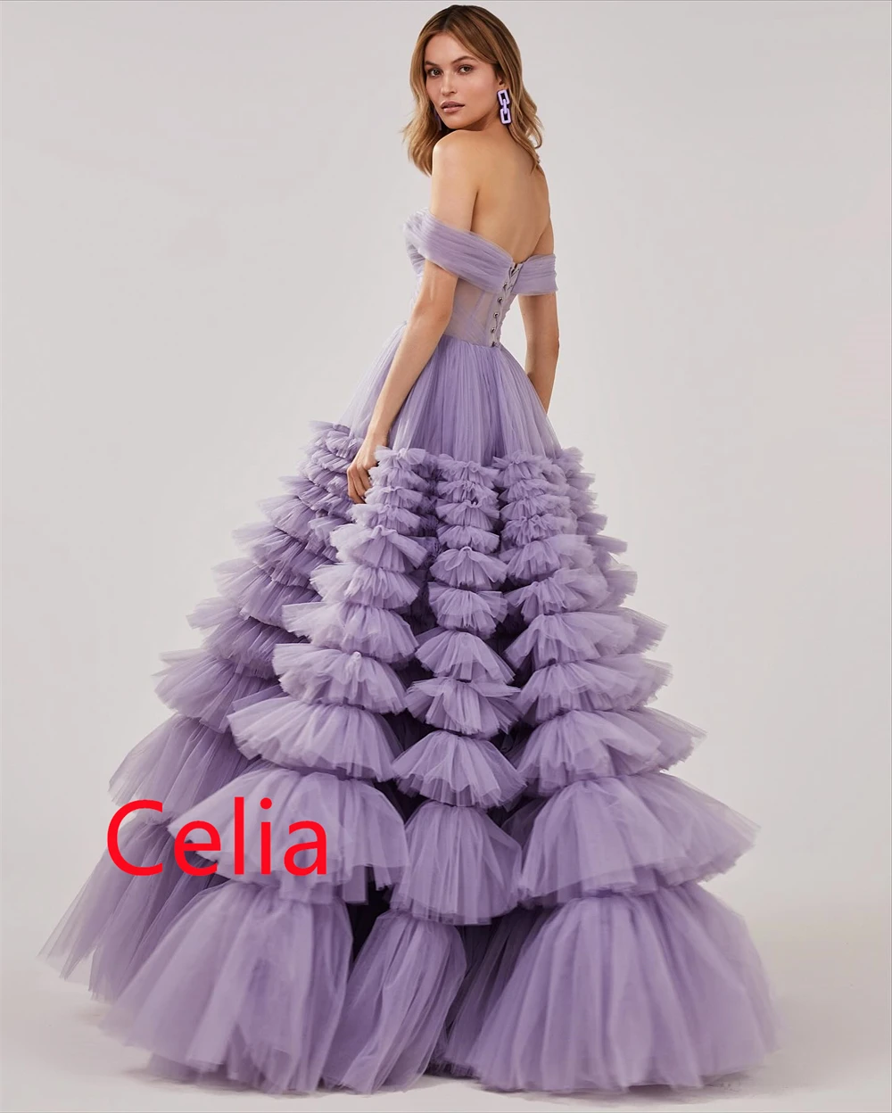 Customized High Quality Tulle Evening Dresses Exquisite Off the Shoulder Celebrity Gowns Fashion Sweep Train Party Gowns