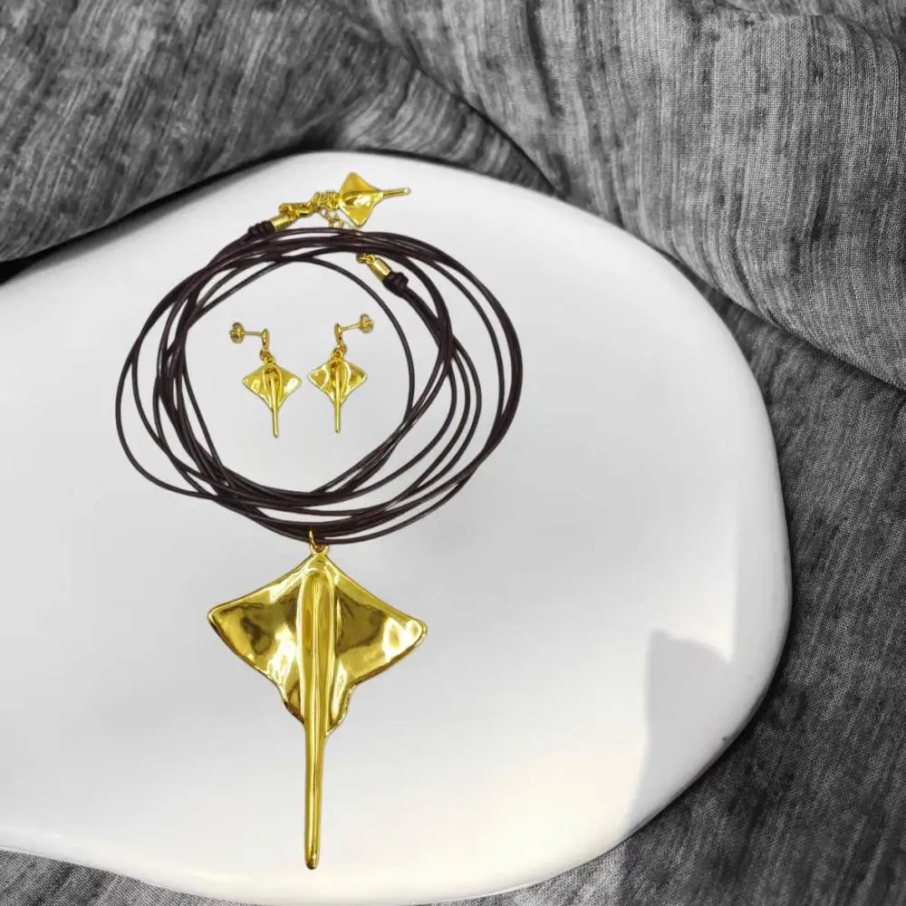 2026 Spain High Beauty Charm Gold and Silver Manta Ray Earrings Leather Rope Necklace Jewelry Two Piece Set Holiday Gift