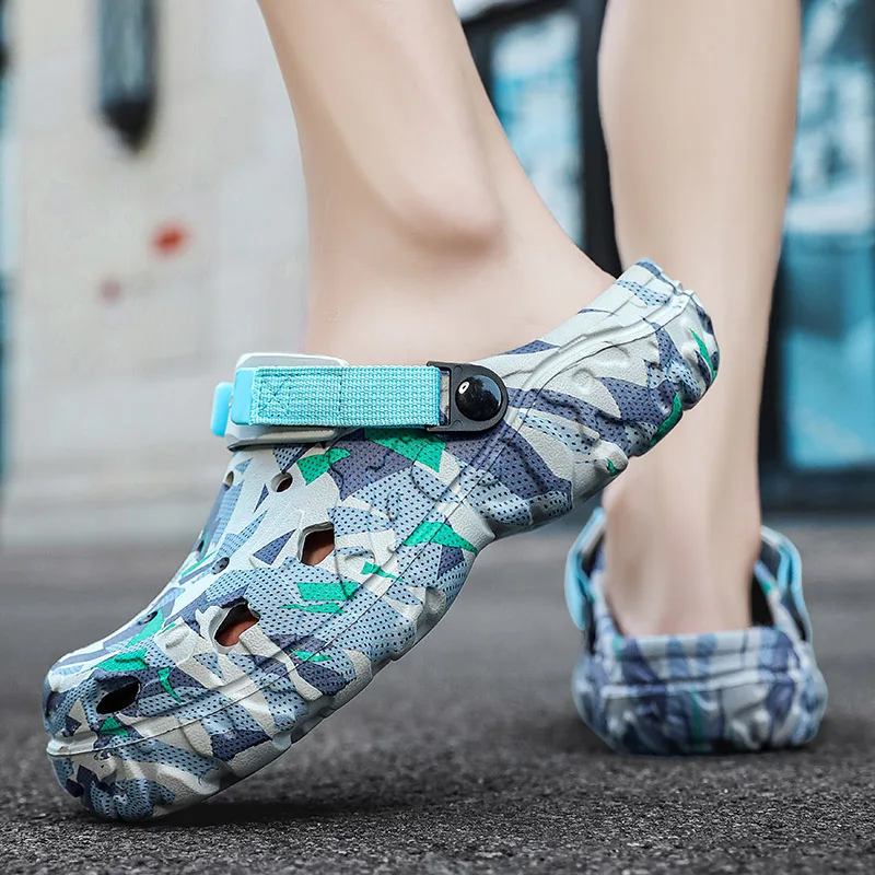 

Summer Clogs Men's Outdoor Anti-slip Breathable Slippers Men's Beach Wear-resistant Soft-soled Casual Sandals Men Shoes