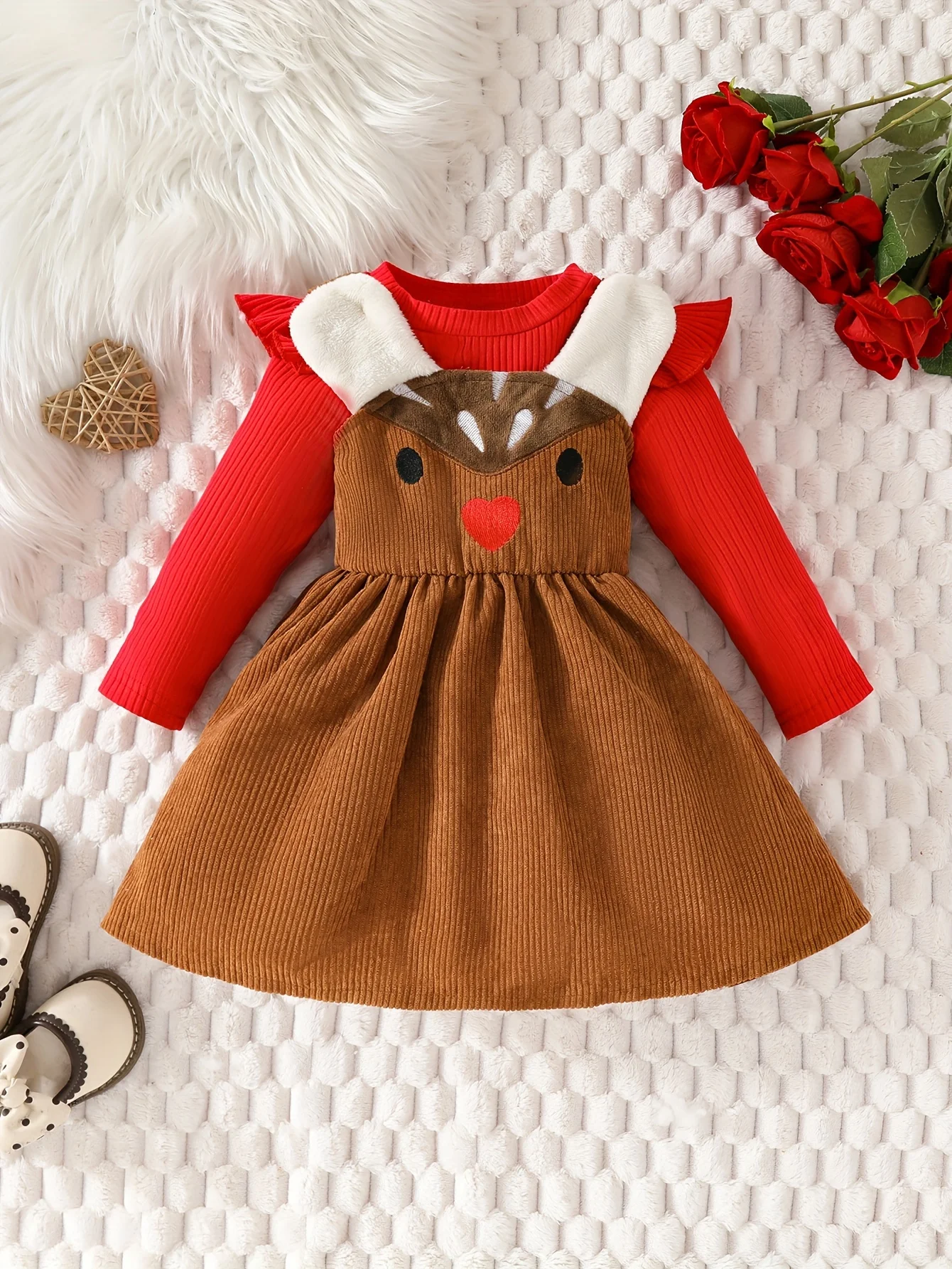 Baby girl Bao Bao spring and autumn cute outing ruffled onesie + cute cartoon suspender skirt two-piece set