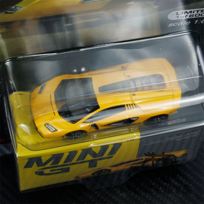 MINI GT Mijo Exclusives 1:64 Countach LPI 800-4 New Giallo Orion Diecast Model Car