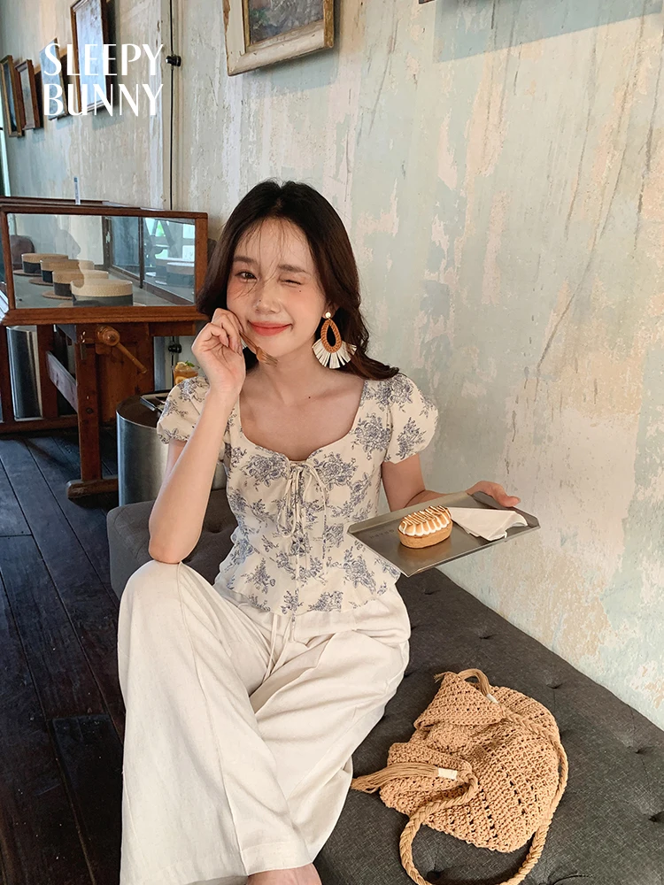 

Floral Ruffle Blouse Women Summer Short Sleeve Vintage Crop Top Sweet Slim Fit Lace-Up Peplum Shirt Casual or Vacation Outfits