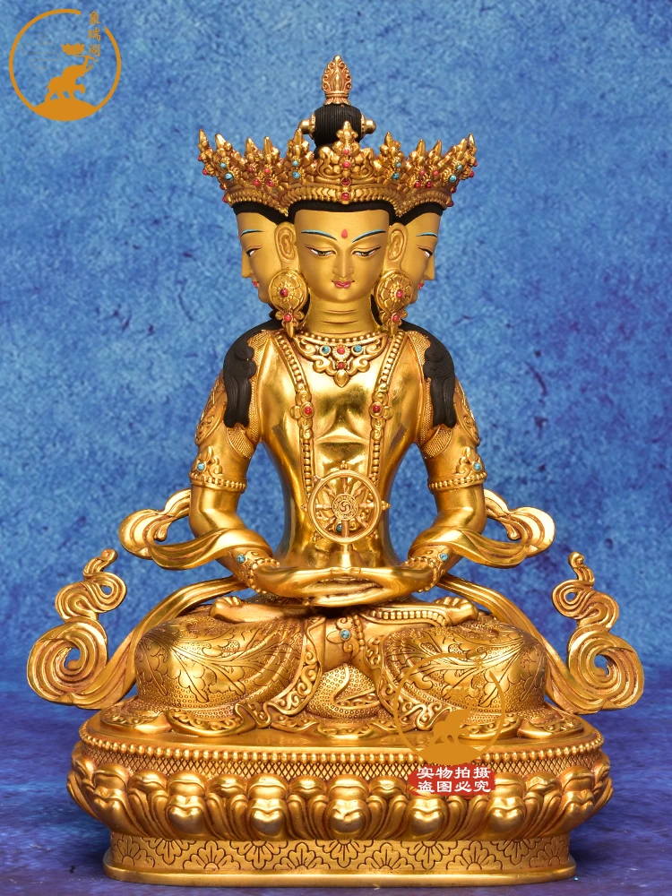 Like the Ruige Pure Copper Tathagata, the tantric Tibetan Pure Copper Tathagata Bodhisattva is surrounded by a bronze statue of