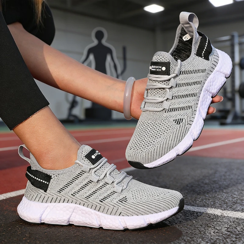Frühling und Sommer Damenschuhe Gestrickte Mesh Atmungsaktive Sport-Laufschuhe Mode Unisex Leichtes Gehen Vulkanisierte Schuhe