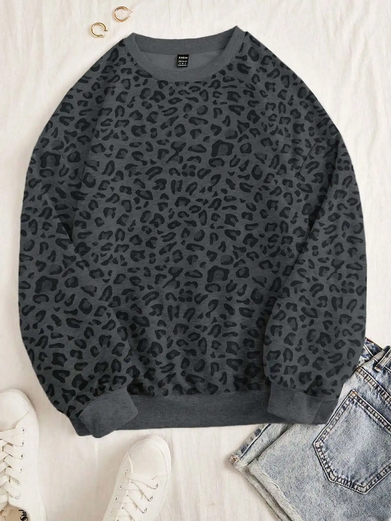 

Women's Leopard Print Crew Neck Sweatshirt - Casual Fall Pullover for School, Graduation & Daily Wear