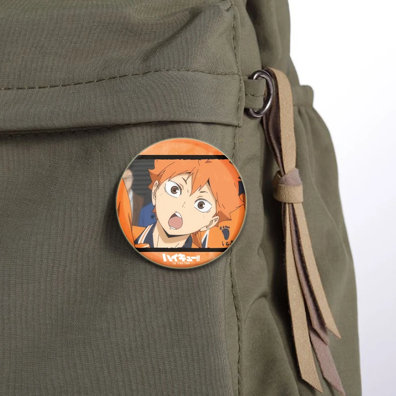 ¡Anime Haikyuu! Shoyo-broches de Pin Hinata en mochila, alfileres creativos de botón de placa de mano, decoración de ropa de bolsa DIY, regalos de joyería