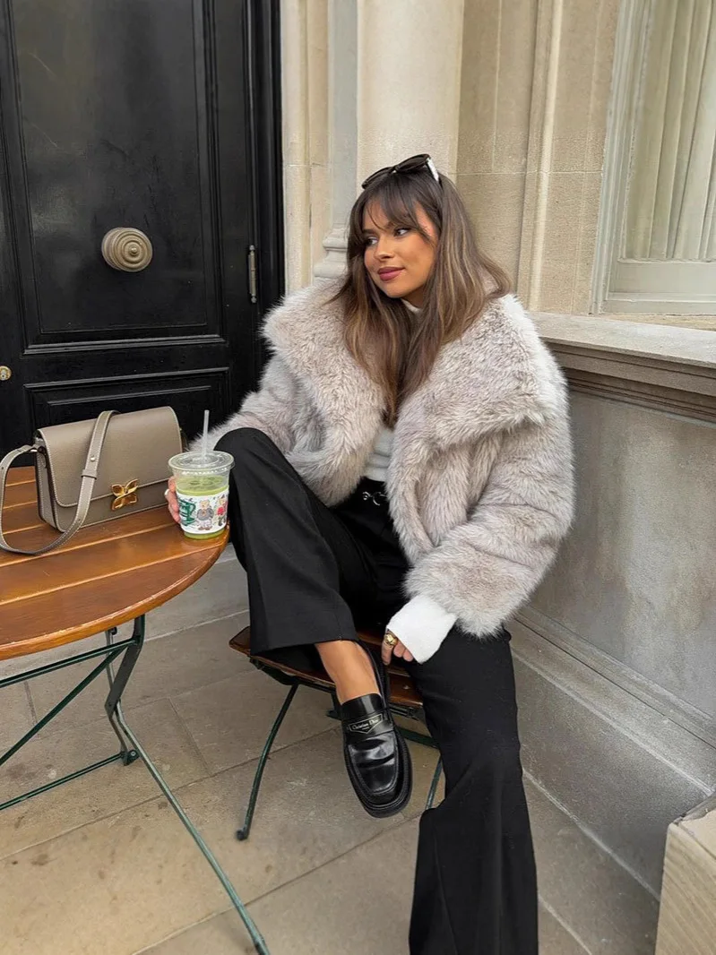 

Large Lapel Faux Mink Fur Coat for Women 2025 New European Style Loose Short Winter Parkas Long Sleeved Warm Female Outerwear