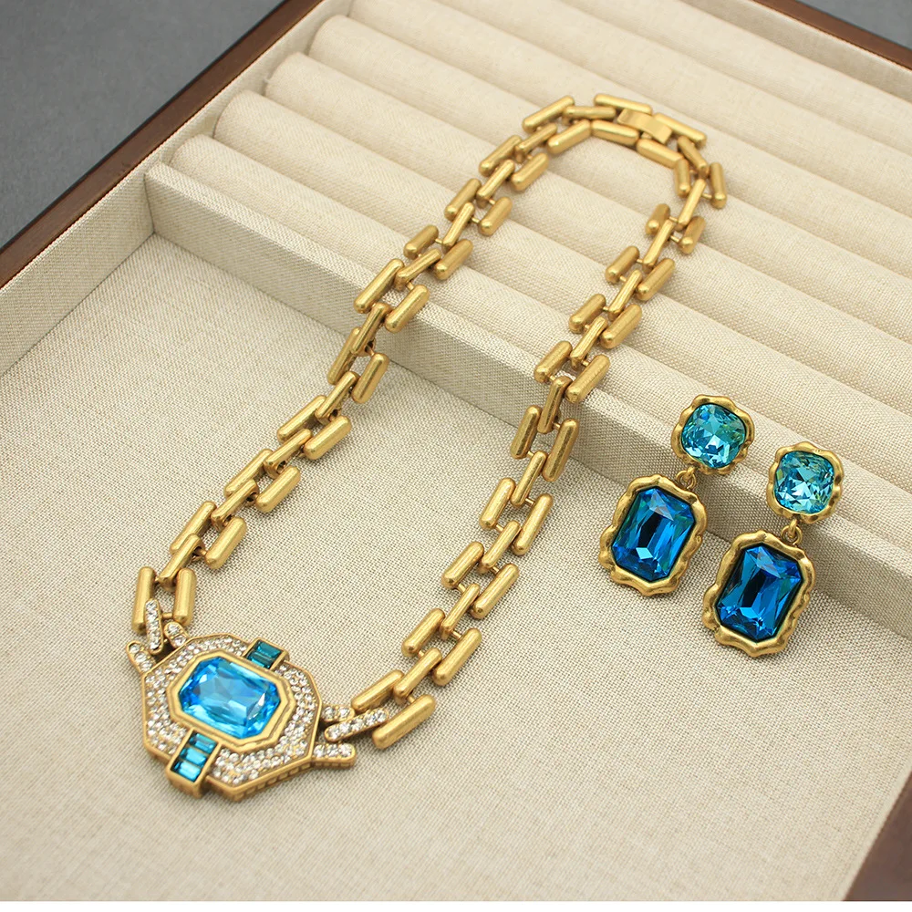 Copper Alloy Synthetic Cubic Zirconium Necklace Medieval Large Rhinestone Necklace Earrings