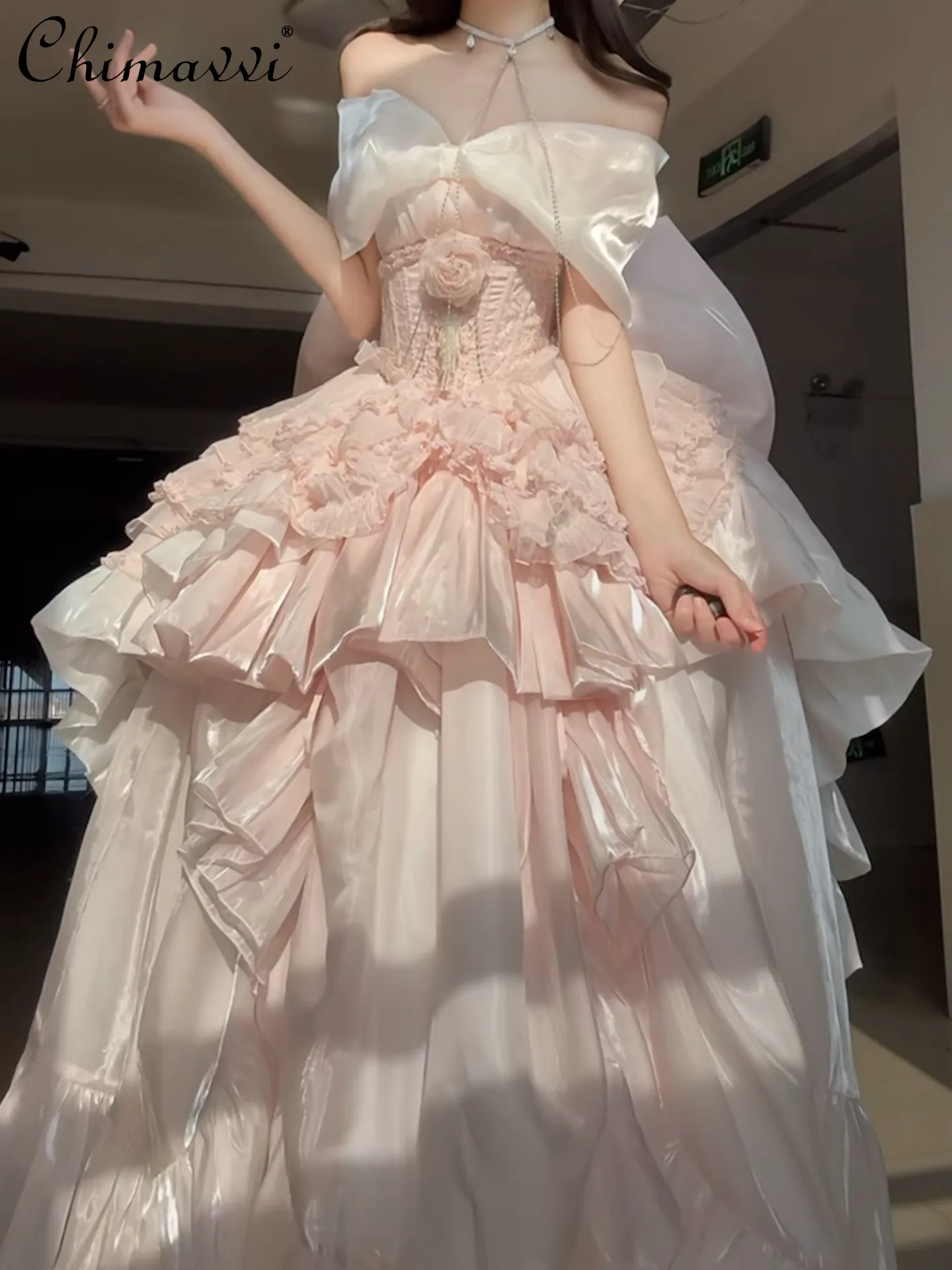 

Розовое Элегантное Пышное Платье Принцессы с Бантом на Спине и Шлейфом для Взрослых: Идеально для Церемоний, Концертов, Дней Рождения и Вечеринок в Стиле Лолита