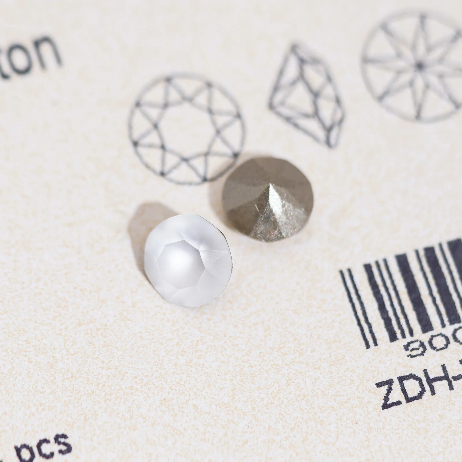figurinha-de-boneca-de-cristal-austriaco-1088-com-base-pontiaguda-para-diy-nail-art-diamante-branco-gelido-acessorios-de-jo