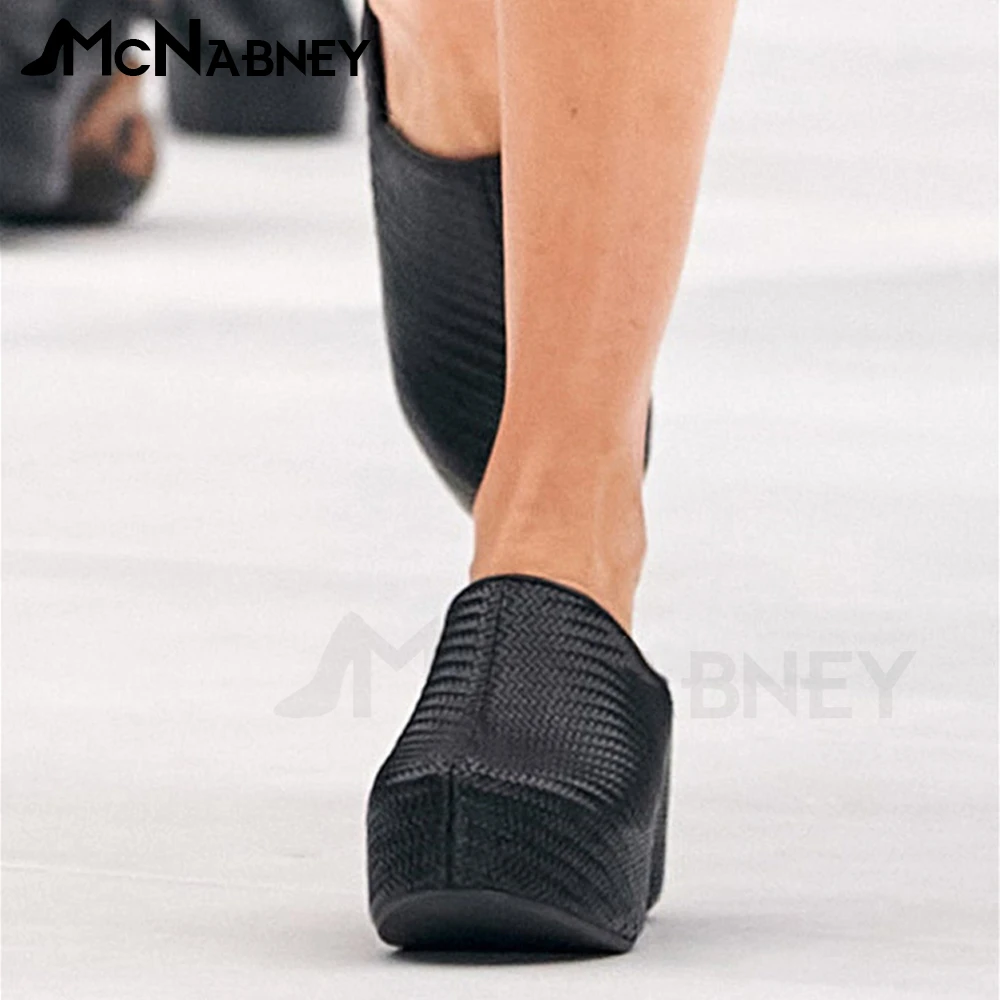 

Platform Mules Designer Style Slippers Solid Color Concise Style Fashion High Heels Leather Slippers Lady Sandy Beach Flat Shoes