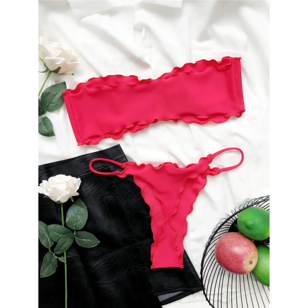 Bandeau-Bikini mit Rüschen, Damen-Badebekleidung, zweiteiliger Bikini-Set, trägerloser Badeanzug mit hohem Beinausschnitt, Badeanzug, Modell V3253. – Detail 3