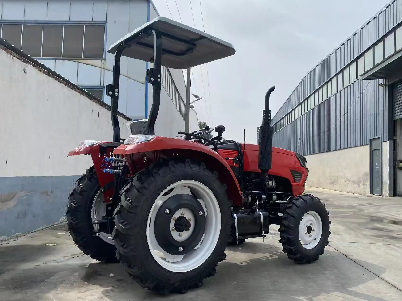 Tracteurs agricoles miniatures 4x4 4WD de 50 CV, 60 CV, 70 CV, 80 CV, 90 CV, 100 CV pour toute la gamme de terrains – Neufs, en vente directe usine