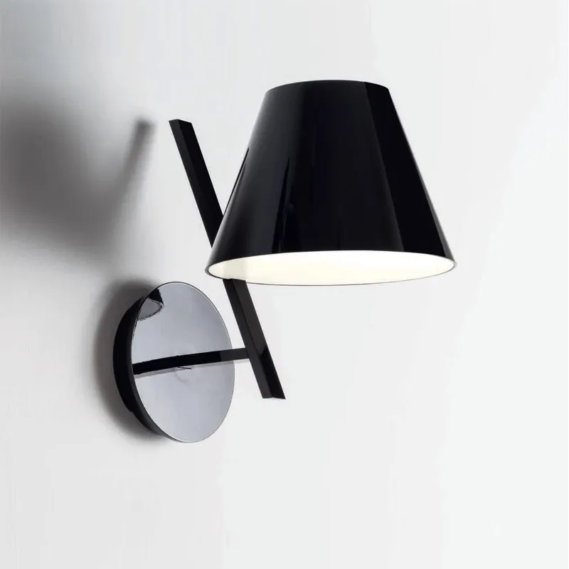 

Wrought iron black desk lamp Nordic modern simple vertical wall lamp Bedroom bedside desk ambient lamp