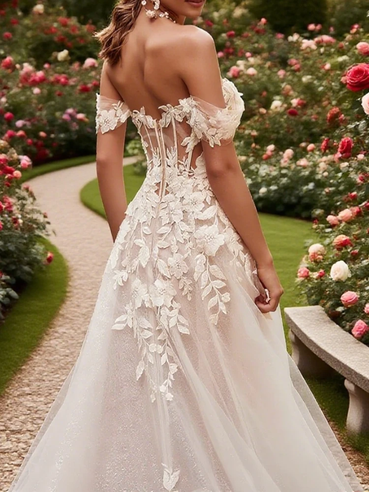 魅力的なオフショルダーのウェディングドレスアップリケレースローブ恋人チュールAラインブライダルドレスカスタマイズ