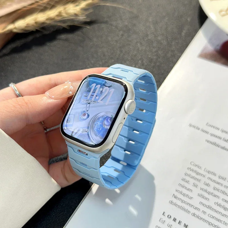 Magnetic Strap For Apple Watch Bands Ultra 2 49mm 45mm 44mm 46mm 42mm Belt Silicone Bracelet iWatch Series 11 10 8 7 6 5 4 9 SE