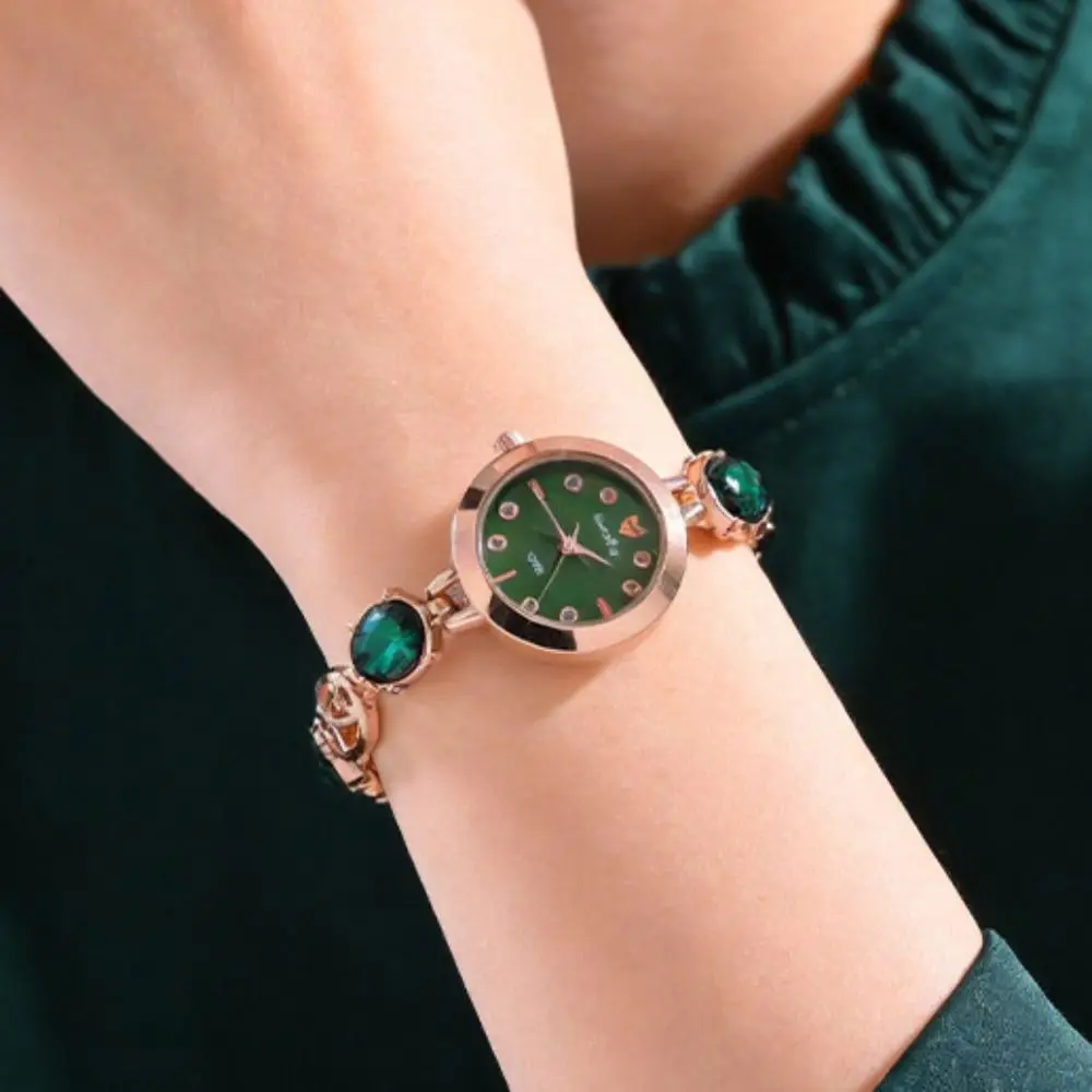 Rhinestone Quartz Watches Diamond Studded Watch Strap with Adjustable Bracelet Women Wristwatch Rotundity Shaped Watch