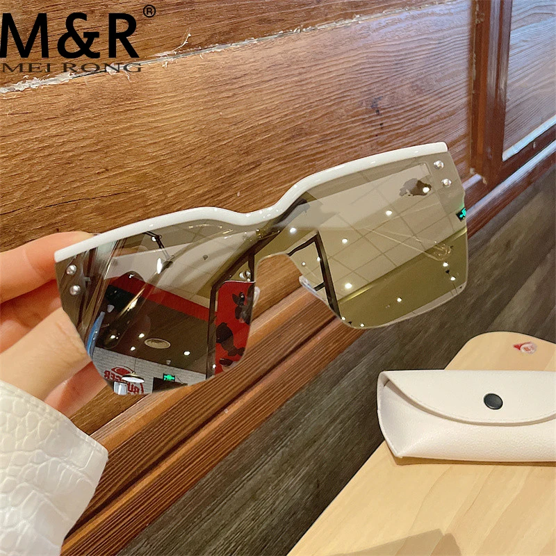 

Fashion One Piece Women's Sunglasses Personalized Square Wide Leg Metal Eyeglass Frame Summer Outdoor Travel Men's Sunnies