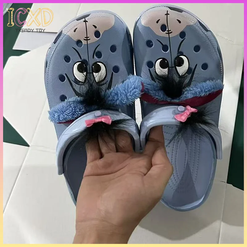 

Новые пляжные туфли Disney Yi'Er Donkey Hole в стиле аниме, необходимые дышащие тапочки для взрослых для летних прогулок