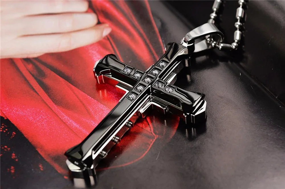 2024 New Male Crystal Jesus Gold/Black/Blue Color Zirconia Cross Pendant Necklace Stainless Steel Jewelry_maomaolike.com