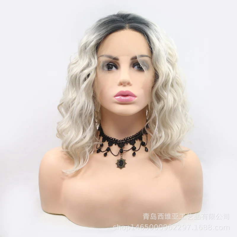 

Градиентно-серые короткие вьющиеся волосы, синтетическая передняя кружевная накидка, парик для косплея, матовое высокотемпературное волокно, завод