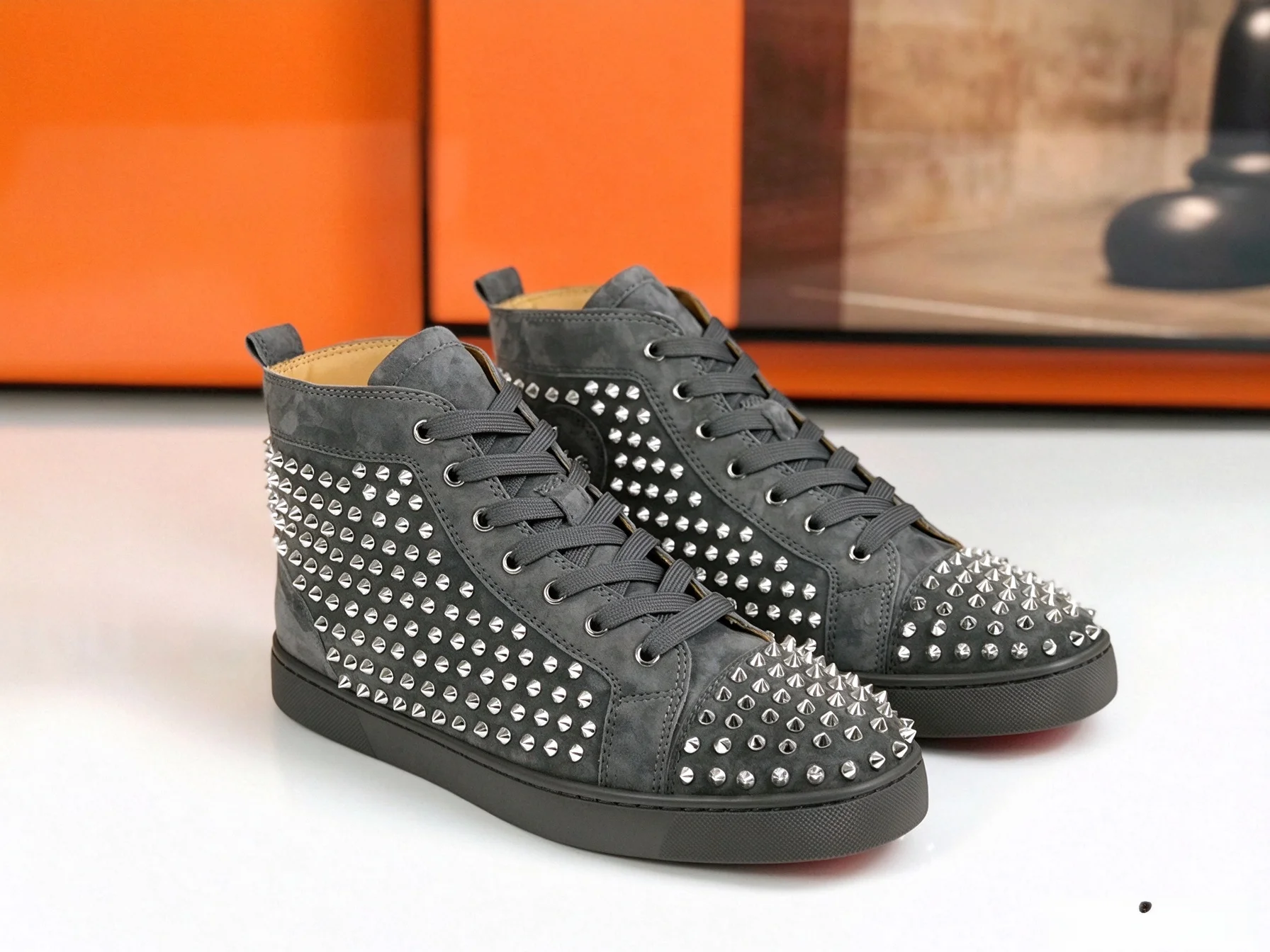 Luxury High Top Grey Suede Leather Shoes Silver Spiked Toe Studded Lace Up Red Bottom Shoes For Men Fashion Wedding Casual Shoes