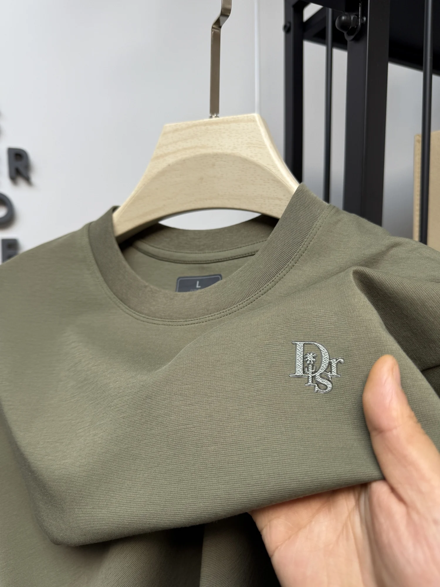 Summer men's high-end brand letter embroidered short sleeved T-shirt, soft and breathable, suitable for casual daily sports wear