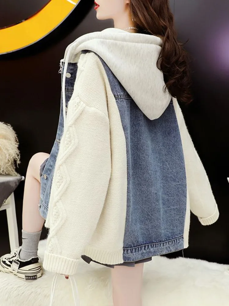 [EWQ] Patchwork Denim Long Sleeve Hooded Knit Cardigan Single Breasted Fashion Women Thick Jacket 2024 Autumn New Tide 16O2558