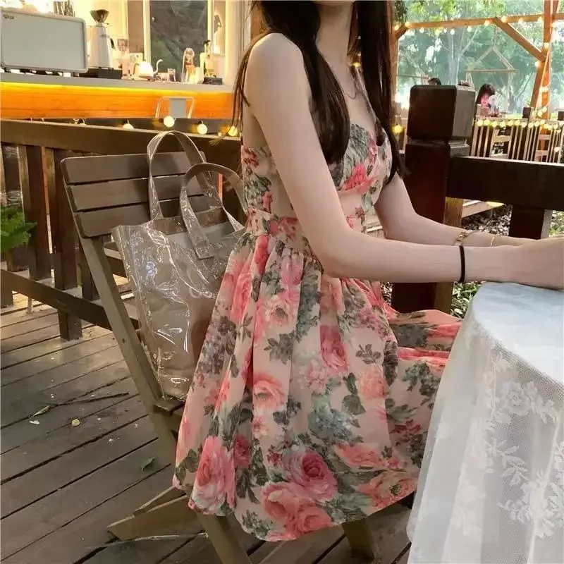 Elegantes, hoch tailliertes, schlankmachendes Blumen-Trägerkleid für Damen, Frühling und Sommer, französischer Stil, zierliches Minikleid, A-Linie, ärmellos