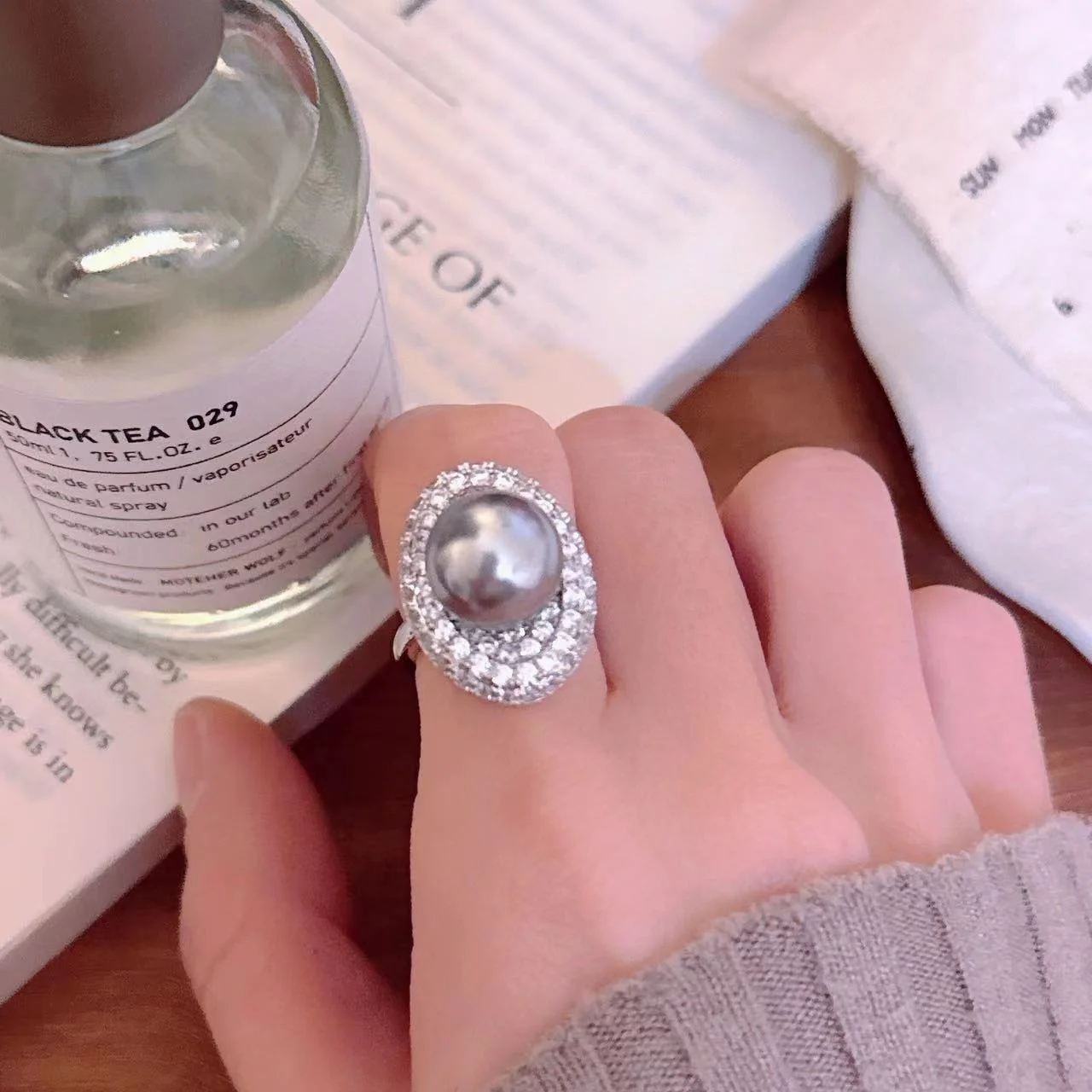 

Exaggerated Pearl Ring for Women with Micro-Pave Carbon Diamond Embedding High Carbon Pearl Ring Fashionable Index ...