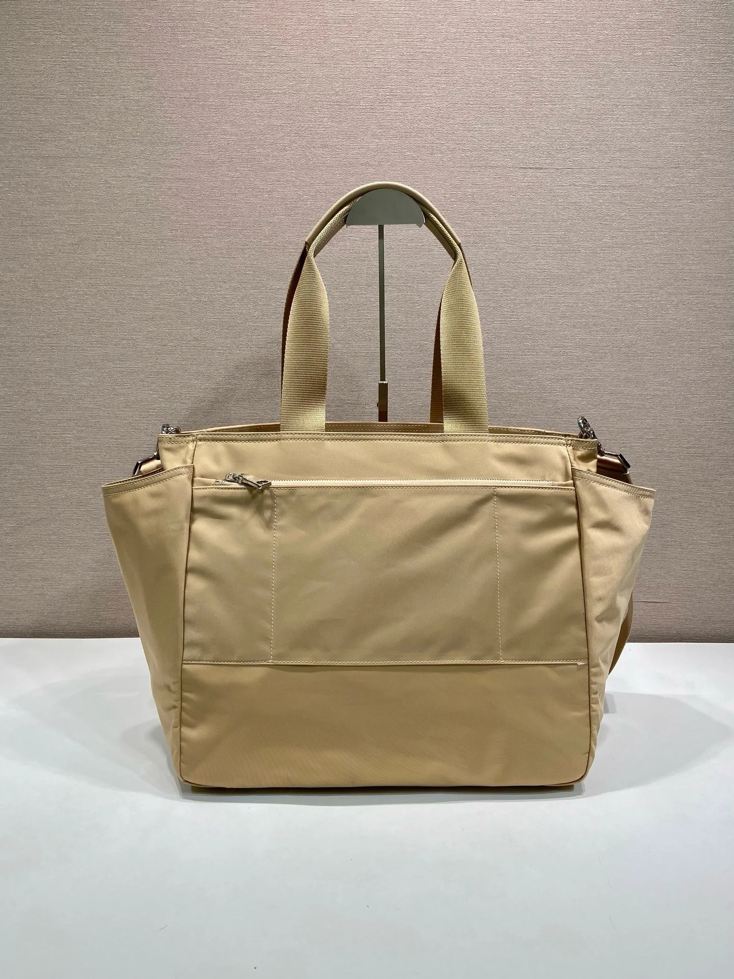 2026 Large Capacity Nylon Fabric Mommy Bag Fashion Trend Tote with Seat Cushion And Cup Cover Classic Design for Mothers