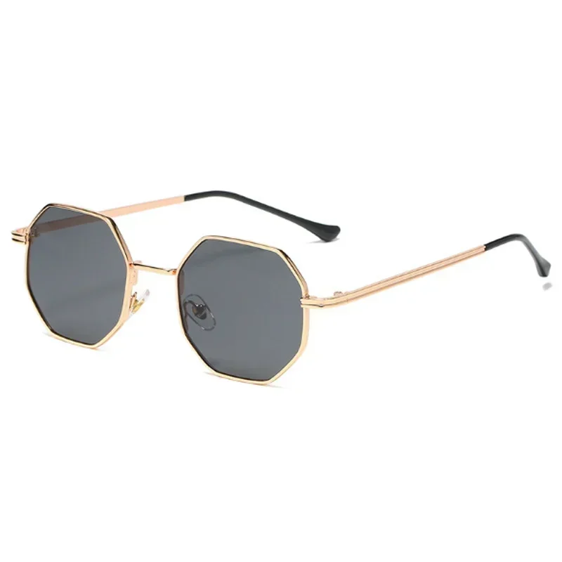 Lunettes de soleil rétro géométriques en métal pour femmes, monture carrée classique, Chic, Protection UV, accessoire de mode pour hommes et femmes