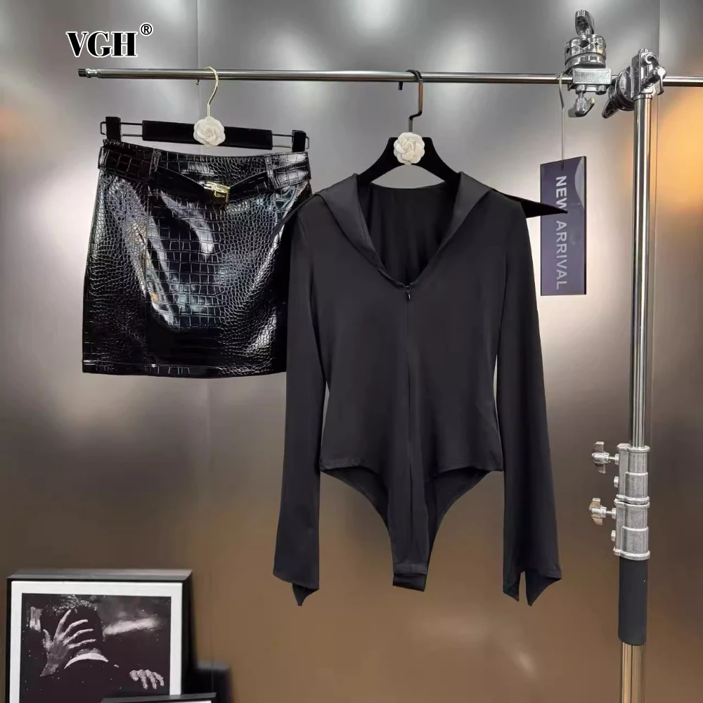 

VGH Sexy Two Piece Set for Women V Neck Spliced Zipper Slimming Jumpsuit High Waist PU Bright Skirt Club Suit Female Autumn New