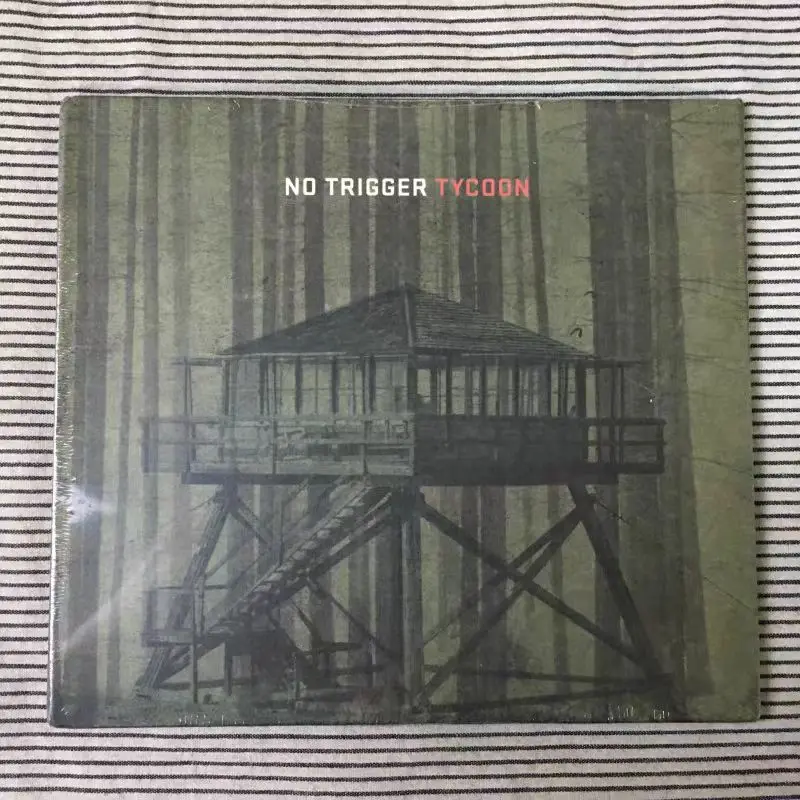 

CD февраля 21, 2012, мелодичная хардкорная группа без триггера: компакт-диск Tycoon. Праздник скорости и мелодии в стиле панк-рок.