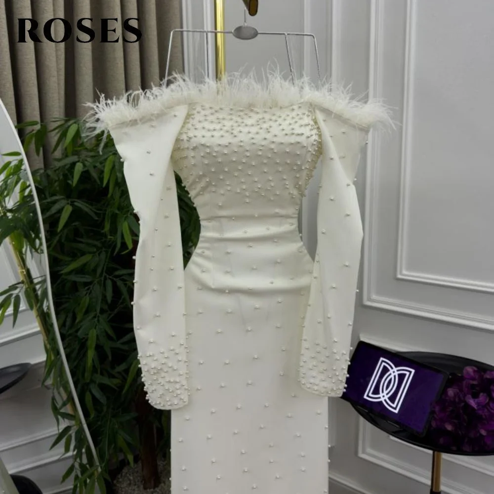 Rosas branco sereia vestido de baile fora do ombro plissado miçangas vestido de celebridade vestido de noite feminino com pérolas de penas personalizado