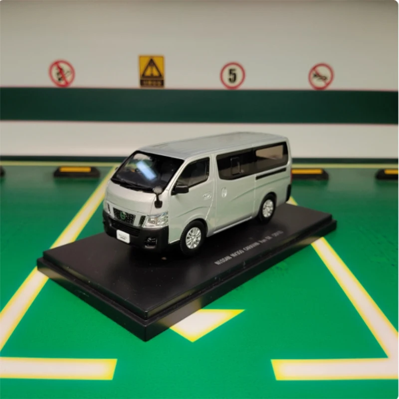 

1:43 Scale EBBRO NV350 CARAVAN Van DX 2012 Simulation Alloy Car Model Static Display Collectible Gift Toy Souvenir Decoration