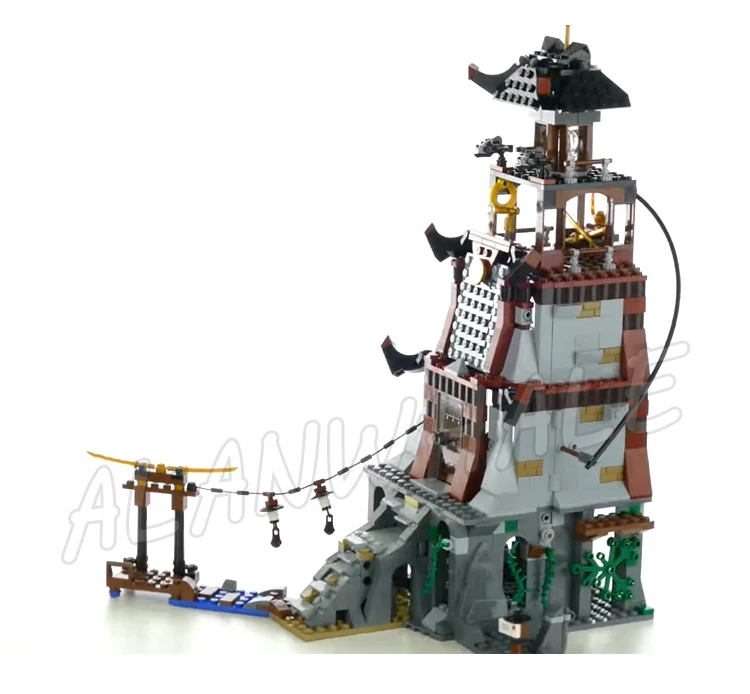 850pcs Shinobi The Lighthouse Siege Sky Pirates' Jet Multi-story Tower 10528 Building Block Toys Compatible With Model